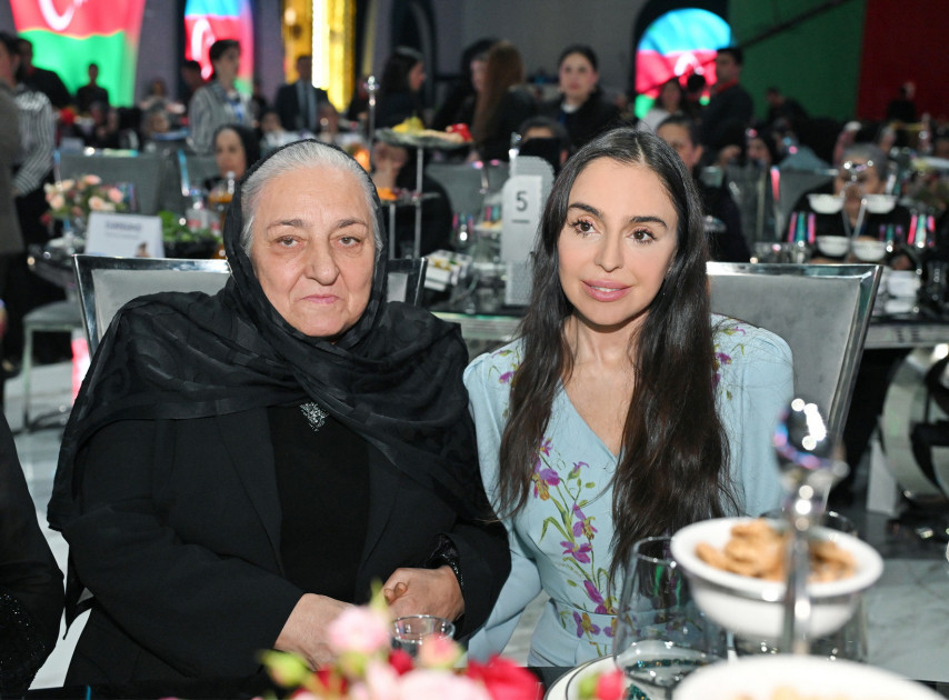 Leyla Aliyeva and Arzu Aliyeva attend Iftar ceremony with mothers of martyrs-PHOTO 