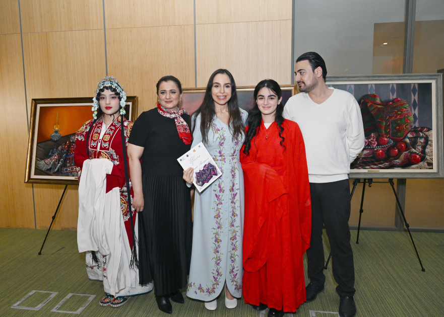 Leyla Aliyeva and Arzu Aliyeva meet with students receiving distance Chinese language education at UNEC