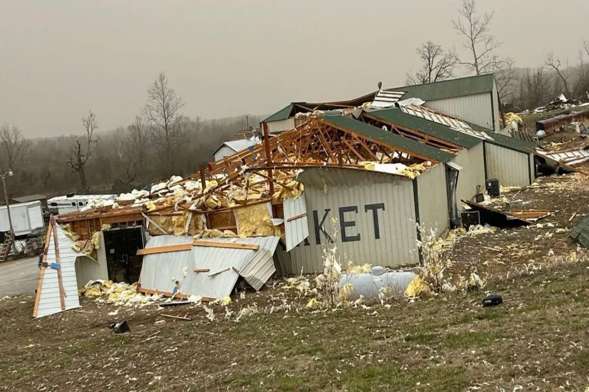 At least 34 dead as tornadoes tear through southern US-PHOTO 