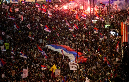 Serbia's largest-ever rally sees 325,000 protest government