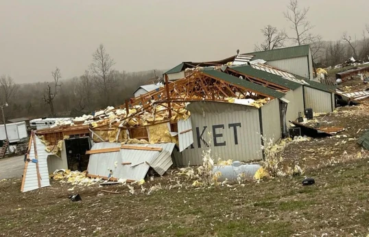At least 34 dead as tornadoes tear through southern US-PHOTO 