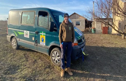 Volunteers donate evacuation truck to Ukraine-PHOTO 