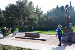 Speaker of Russia’s Federation Council pays tribute to National Leader Heydar Aliyev