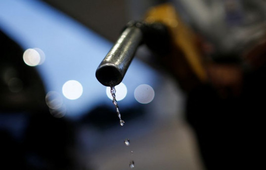 U.S. gas prices fall below $3/gallon nationwide