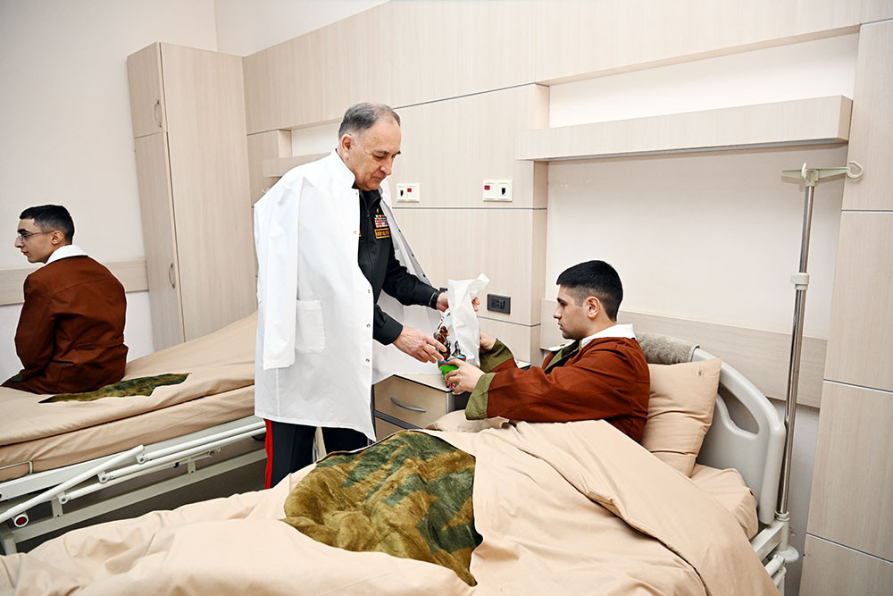Azerbaijan Defense Ministry’s leadership visits Main Clinical Hospital-VIDEO 