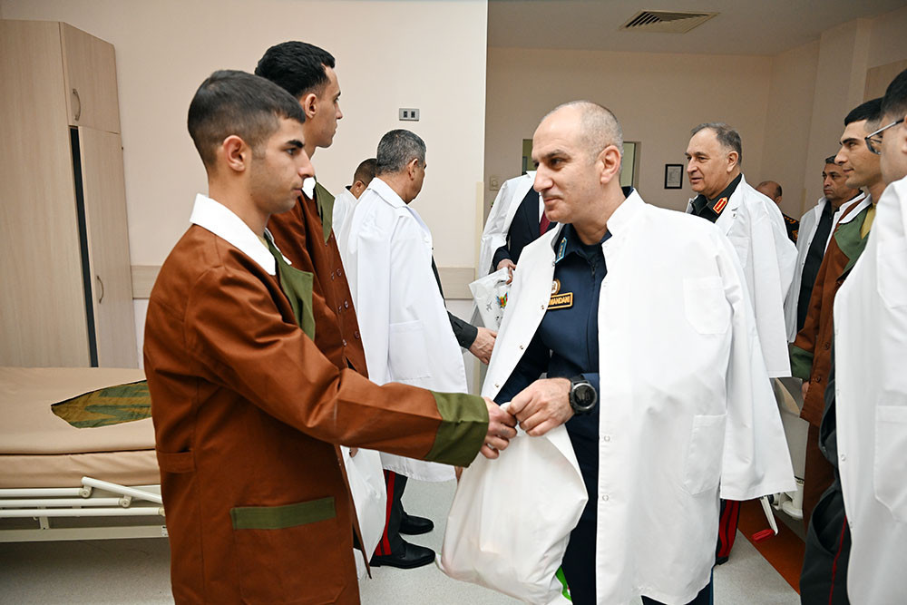Azerbaijan Defense Ministry’s leadership visits Main Clinical Hospital-VIDEO 
