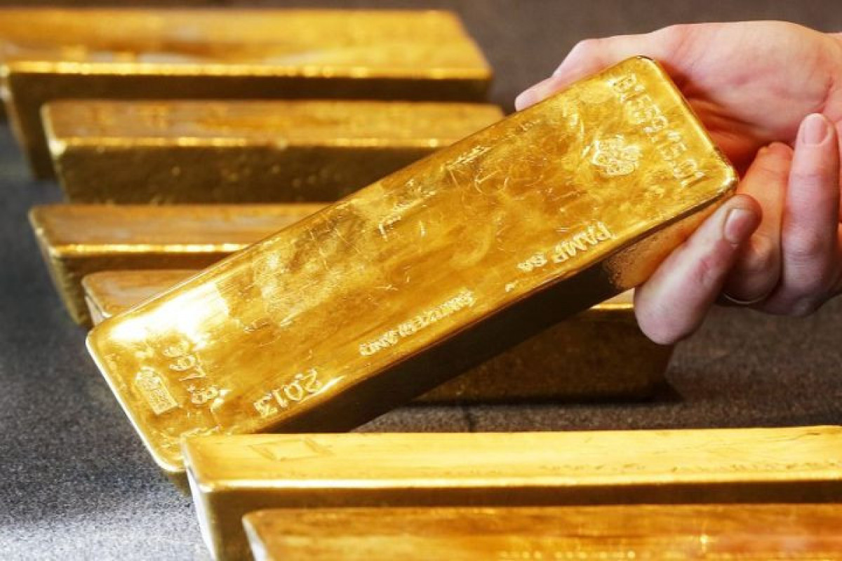 Gold price surpasses $3045