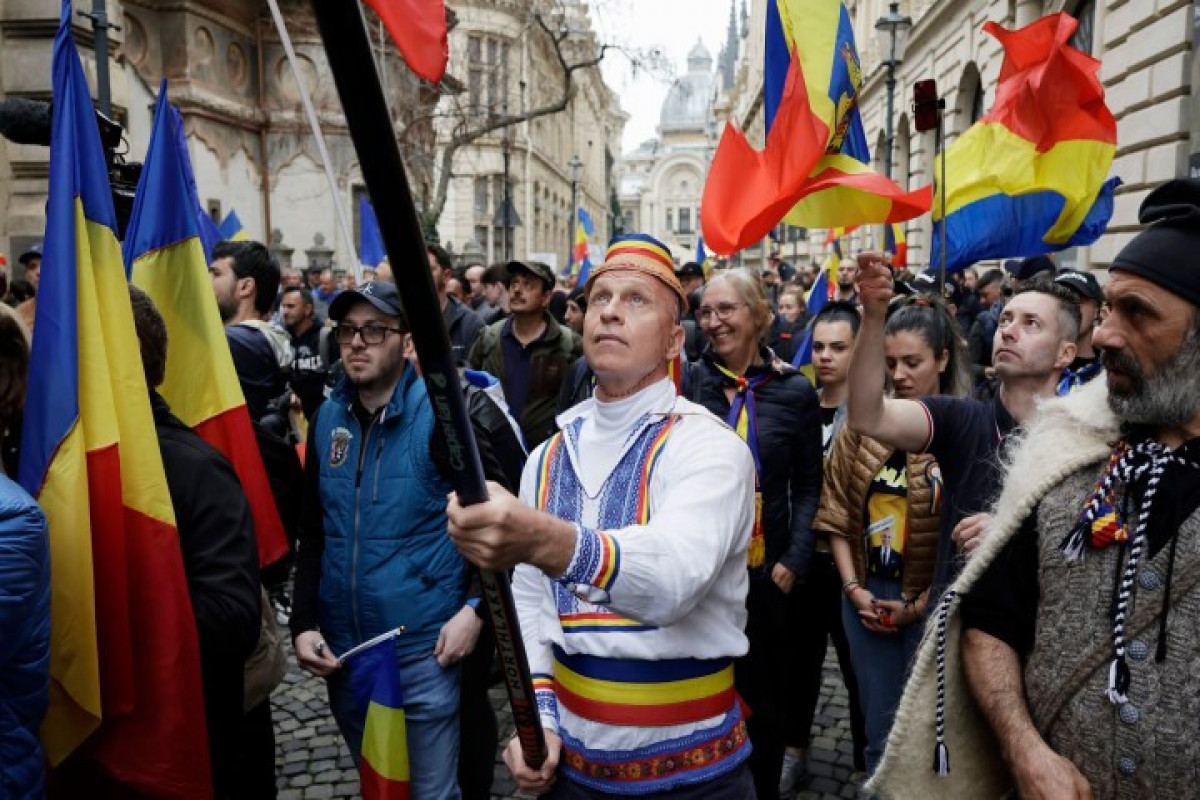 Thousands protest cancelled Romanian election ahead of repeat vote