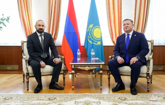 Armenia's Foreign Minister Ararat Mirzoyan, Kazakhstan's Foreign Minister Murat Nurtleu