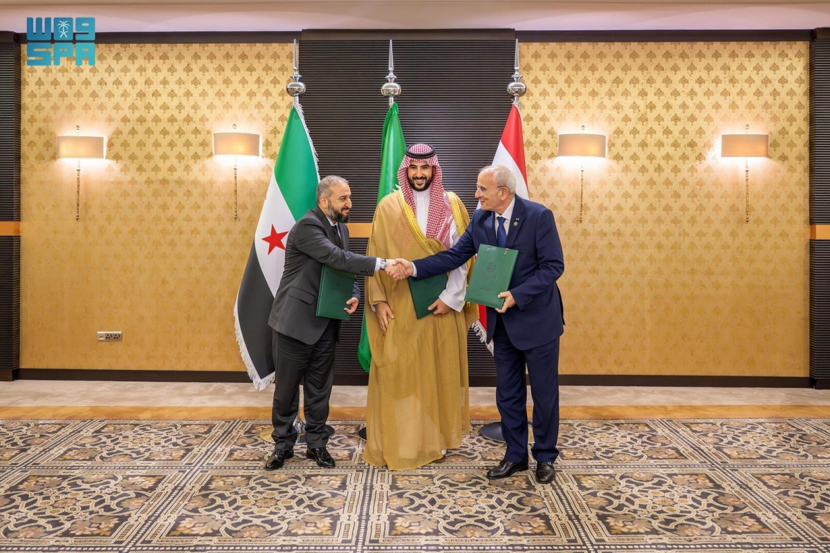 Lebanese, Syrian defense ministers ink deal after border security talks