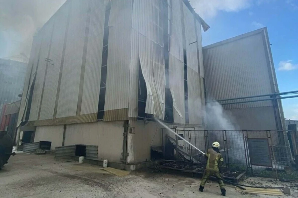 1 killed, 4 wounded in factory explosion in W. Türkiye