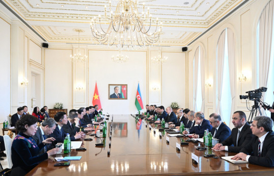 President Ilham Aliyev held expanded meeting with General Secretary of Central Committee of Communist Party of Vietnam -UPDATED 