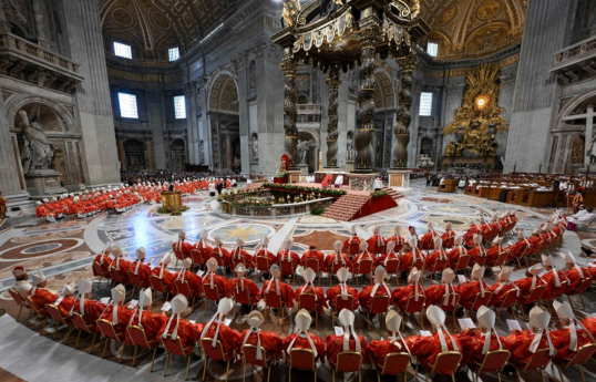 Black smoke signals no pope elected at first conclave vote-VIDEO 