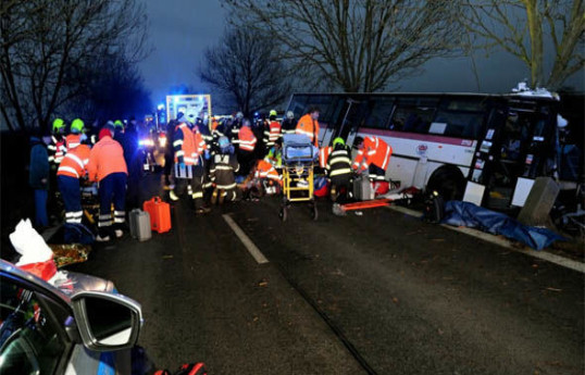 Over 20 injured in Czech car-bus collision