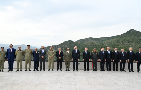 President Ilham Aliyev and Pakistani Prime Minister Shehbaz Sharif hold expanded meeting over luncheon in Lachin -PHOTO 