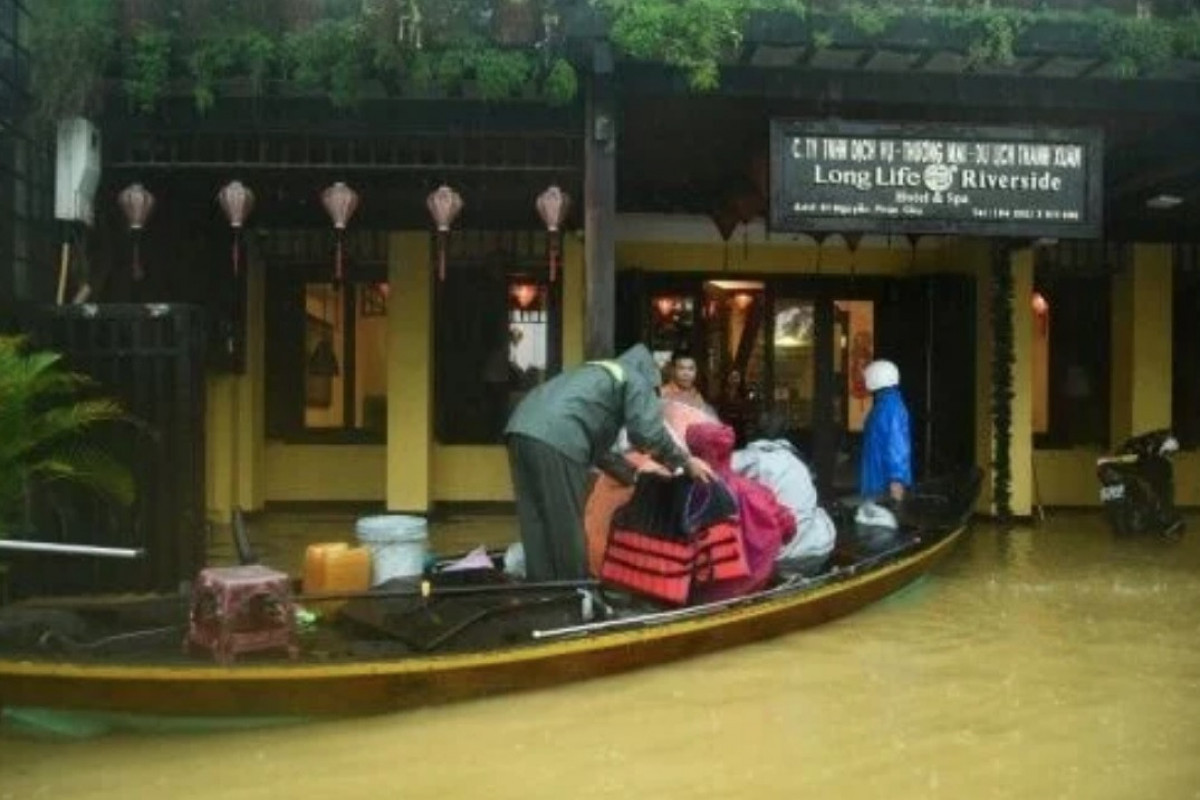 28 dead, 6 missing in Vietnam floods