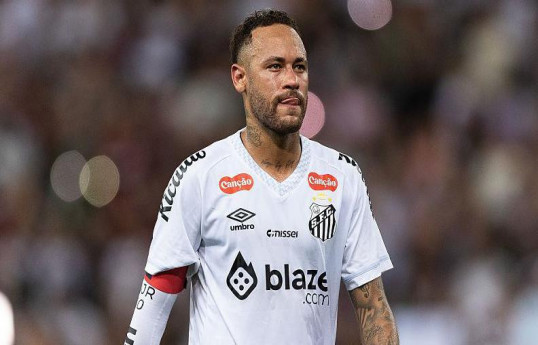 Neymar eyes return after thigh injury