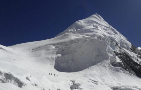Seven people dead after avalanche in Nepal