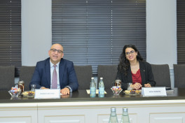 Azerbaijani minister meets with Palestinian ambassador to discuss cooperation in science and education