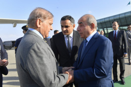 Pakistan`s PM arrives in Azerbaijan