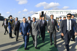 Pakistan`s PM arrives in Azerbaijan