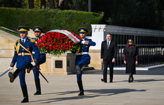 President Ilham Aliyev and Mehriban Aliyeva visited Alley of Martyrs-PHOTO 