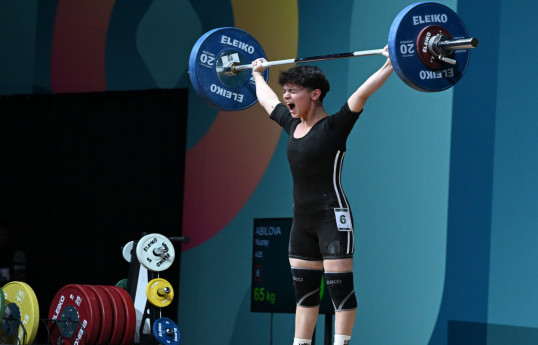 Azerbaijan's 15-year-old weightlifter won 3 bronze medals at 6th Islamic Solidarity Games