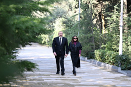 President Ilham Aliyev and First Lady Mehriban Aliyeva visited tomb of National Leader Heydar Aliyev-PHOTO 