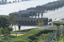 Turkish and Pakistani soldiers march in a military parade in Baku -PHOTO 
