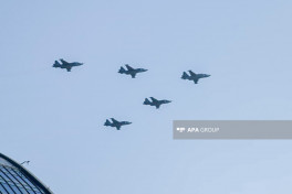 Newly inducted "JF-17" multirole fighter jets conduct flight over Baku-PHOTO 
