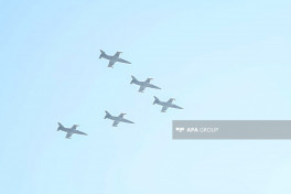 Newly inducted "JF-17" multirole fighter jets conduct flight over Baku-PHOTO 