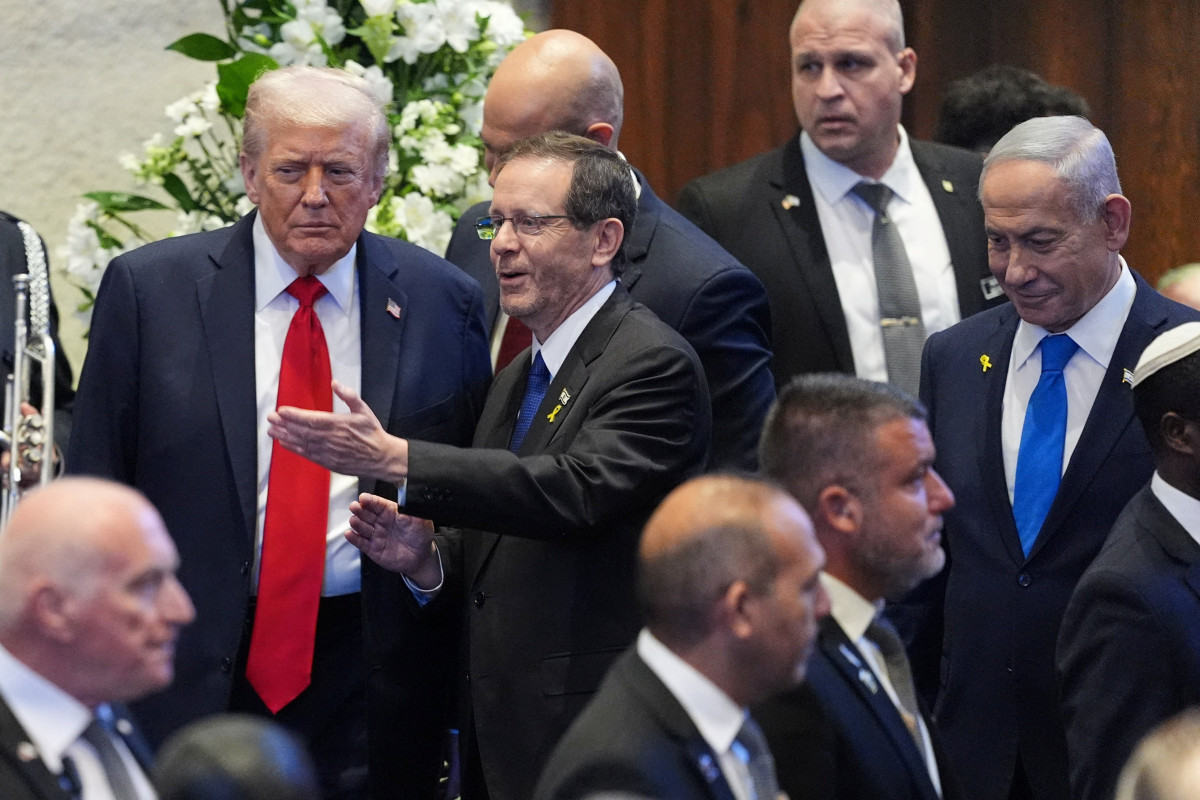 Trump sends letter to Herzog asking him to pardon Netanyahu, says corruption trial ‘unjustified’