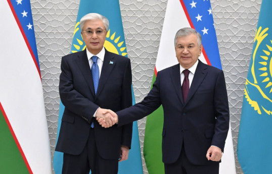 Kazakh President Kassym-Jomart Tokayev, Uzbek President Shavkat Mirziyoyev