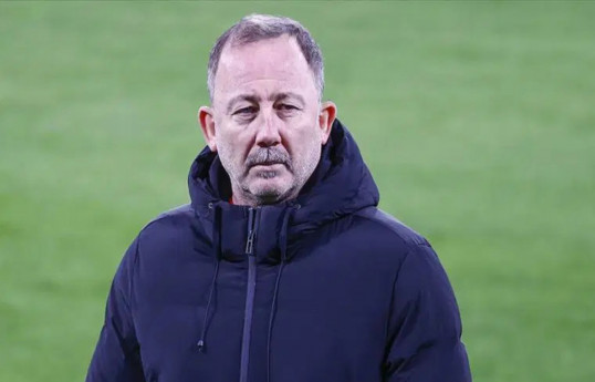 Beşiktaş head coach Sergen Yalçın