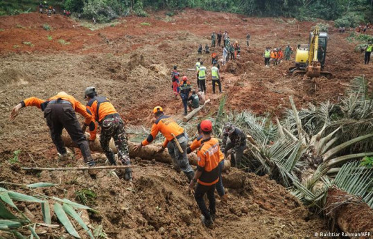 Death toll rises to 11 with 10 still missing in Indonesia's Central Java landslide