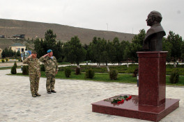 Azerbaijani and Belarus Special Forces personnel meet