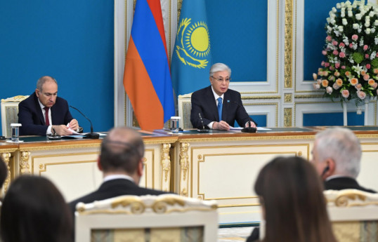 Armenian Prime Minister Nikol Pashinyan and Kazakh President Kassym-Jomart Tokayev