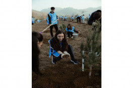 Leyla Aliyeva, Arzu Aliyeva, and Alena Aliyeva participate in ecological actions in Lankaran