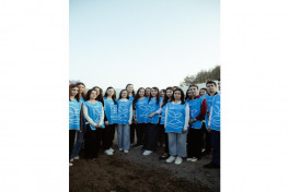 Leyla Aliyeva, Arzu Aliyeva, and Alena Aliyeva participate in ecological actions in Lankaran