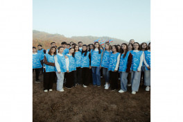 Leyla Aliyeva, Arzu Aliyeva, and Alena Aliyeva participate in ecological actions in Lankaran
