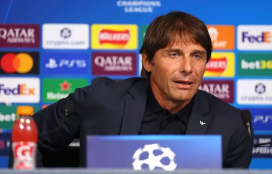 head coach of the Italian team "Napoli" Antonio Conte