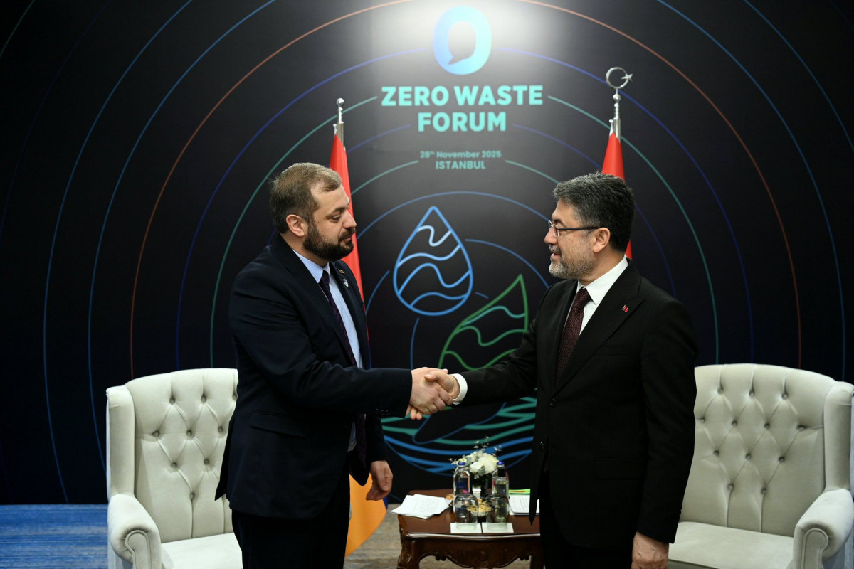 Armenian Minister of Economy Gevorg Papoyan, Turkish Minister of Agriculture and Forestry İbrahim Yumakli