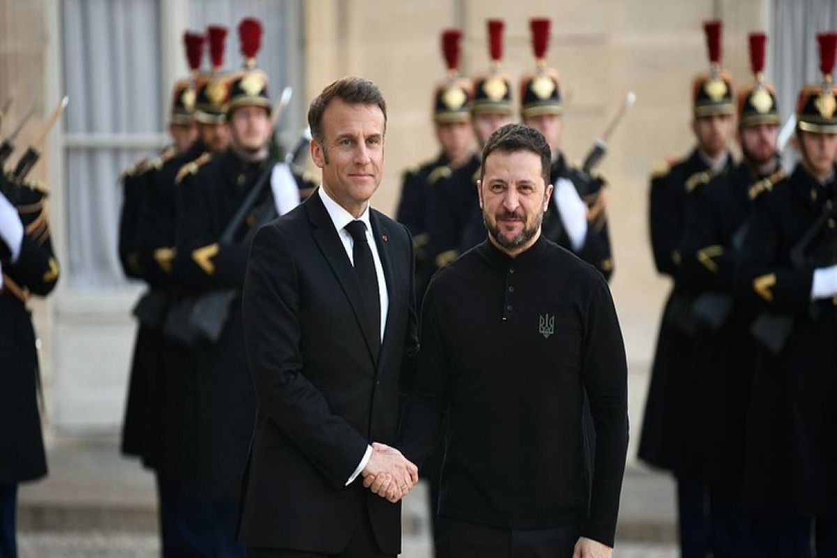 French President Emmanuel Macron and Ukrainian President Volodymyr Zelensky