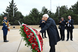 Italian President commemorates martyrs in Baku