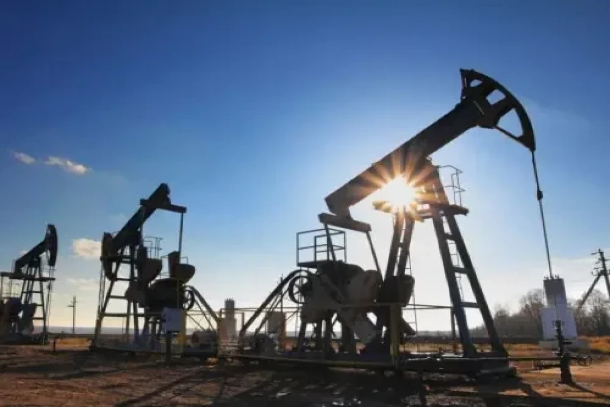 Oil rises on Russia sanctions fears after 3-day losing streak