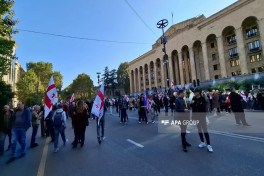 Protesters brake gates of Atoneli presidential palace-UPDATED -PHOTO 