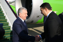 President of Uzbekistan Shavkat Mirziyoyev arrives in Azerbaijan