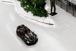 Bugatti Mistral – the world’s fastest roadster arrives in Azerbaijan