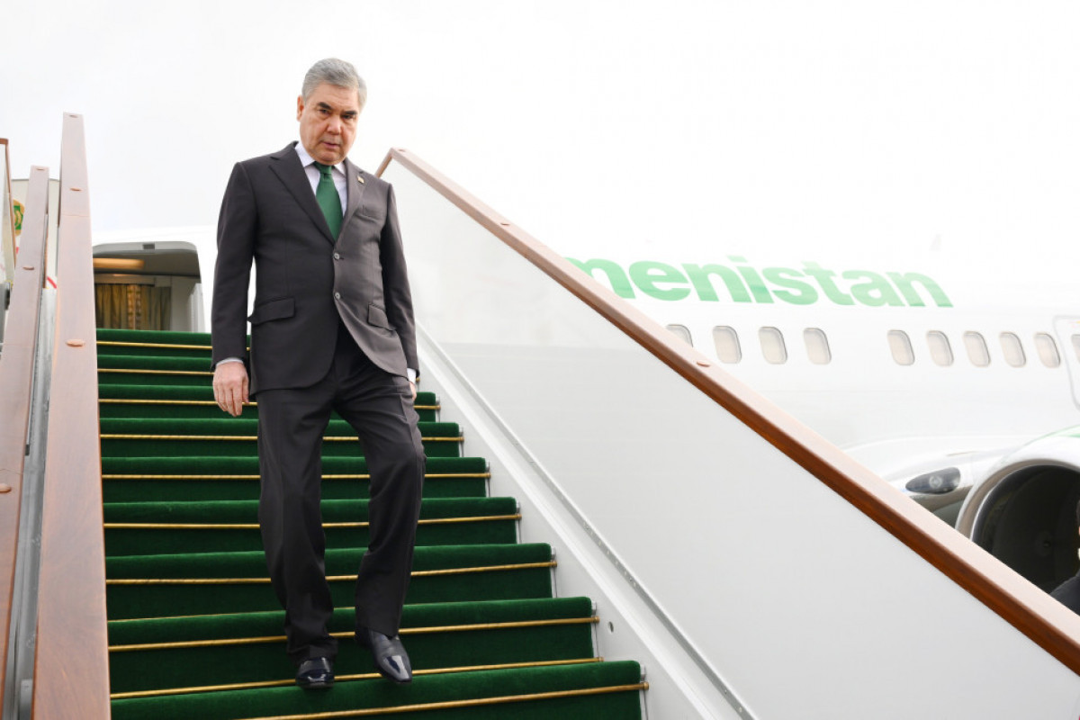 National Leader of the Turkmen People arrives in Azerbaijan