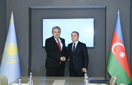 Azerbaijani Top Diplomat meets with counterpart from Kazakhstan